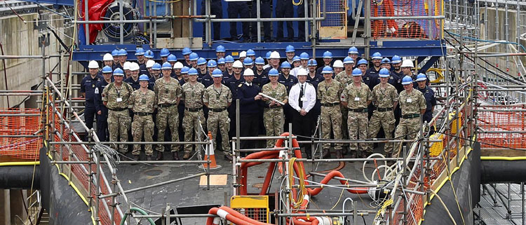 HMS Vanguard hosts Royal Artillery